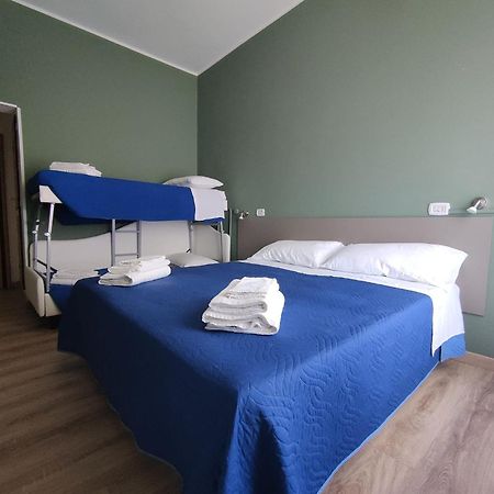 Hotel Montebello リッチョーネ エクステリア 写真