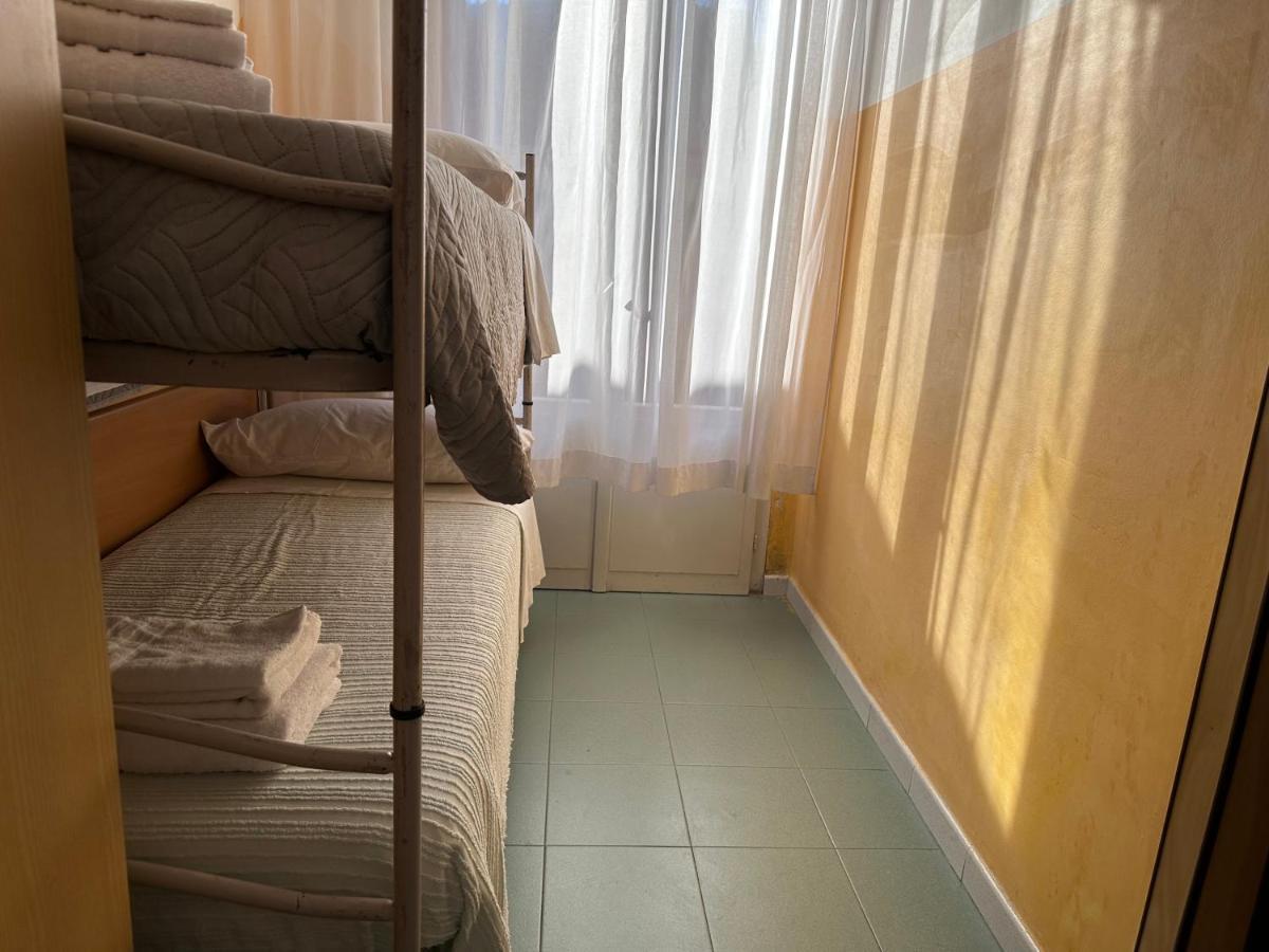 Hotel Montebello リッチョーネ エクステリア 写真
