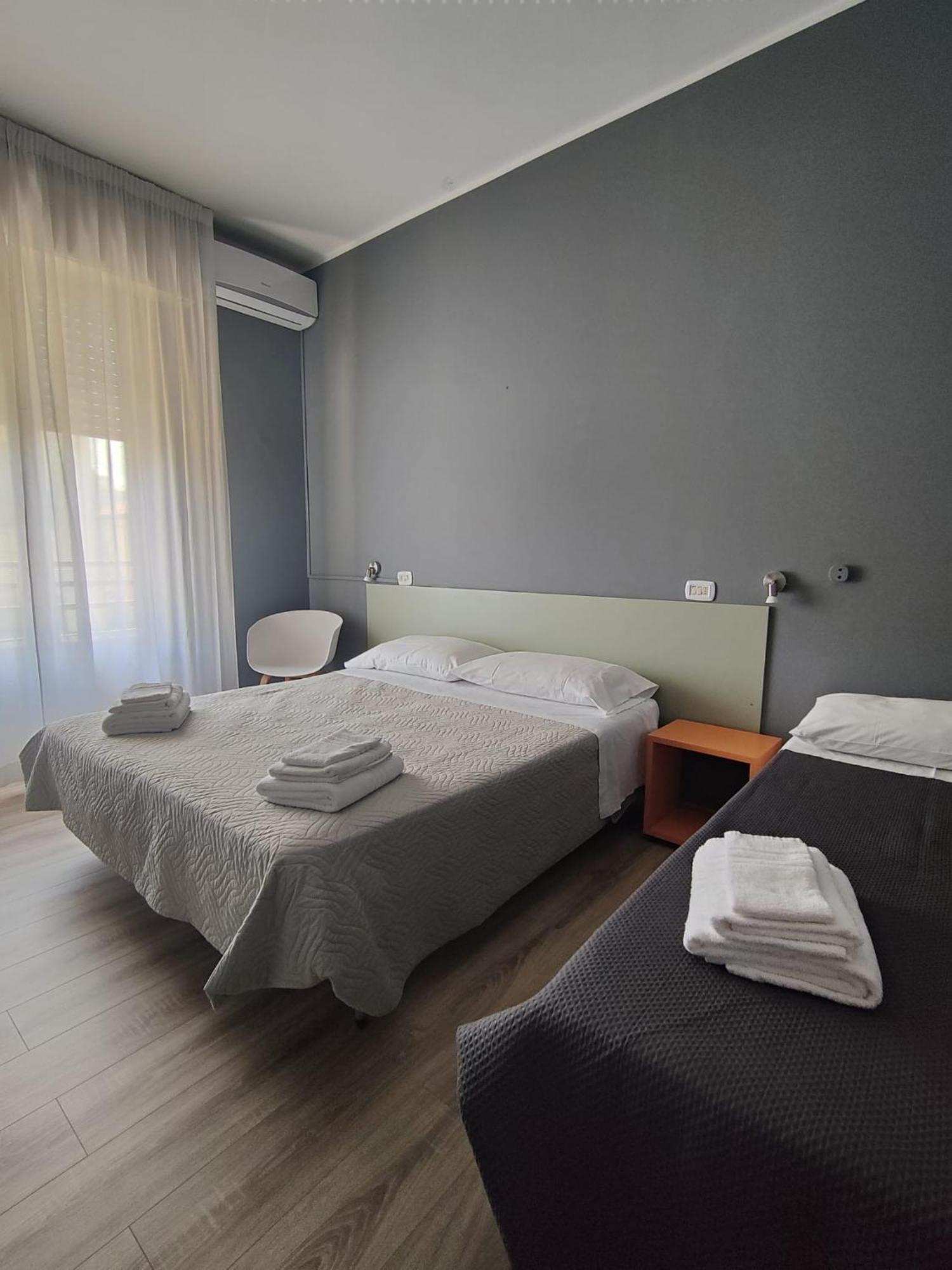 Hotel Montebello リッチョーネ エクステリア 写真