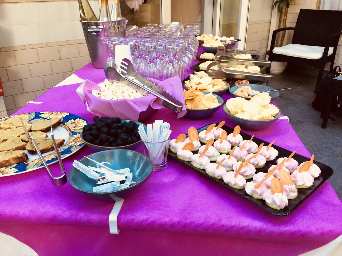 Hotel Montebello リッチョーネ エクステリア 写真